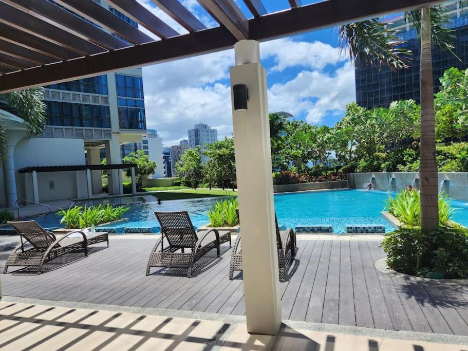 Luxestaysmnl Coastal Chic Netflx 380Mbps Pool Bgc Manila Exterior photo