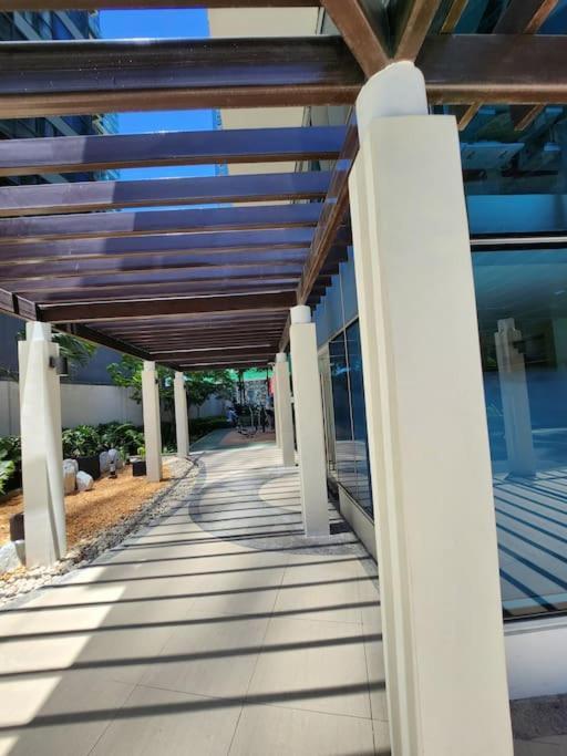 Luxestaysmnl Coastal Chic Netflx 380Mbps Pool Bgc Manila Exterior photo
