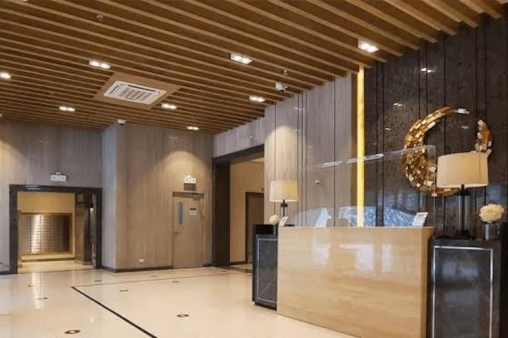 Luxestaysmnl Coastal Chic Netflx 380Mbps Pool Bgc Manila Exterior photo