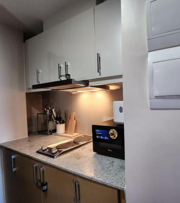 Luxestaysmnl Coastal Chic Netflx 380Mbps Pool Bgc Manila Exterior photo